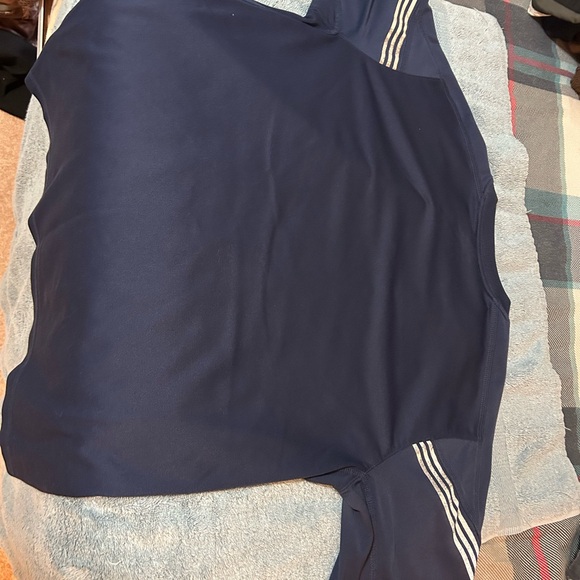 Men’s adidas navy blue shirt with reflective stripes on arms for running - Picture 3 of 4